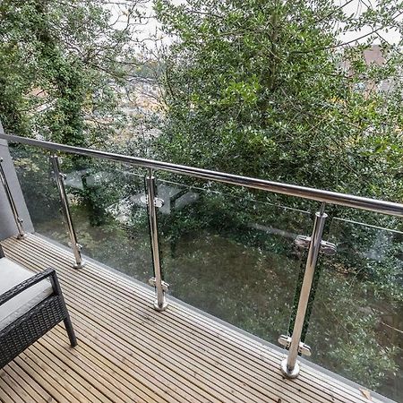 Stylish Town Centre Apartment, W Parking, Nr Beach 伯恩茅斯 外观 照片