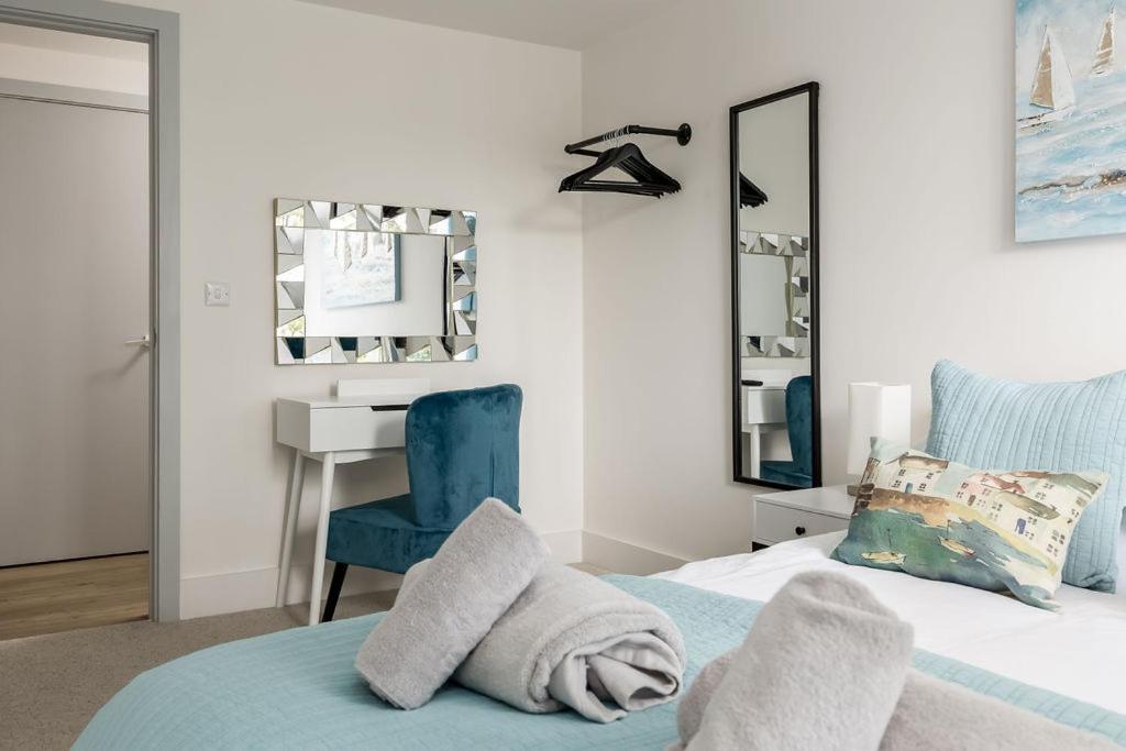 Stylish Town Centre Apartment, W Parking, Nr Beach 伯恩茅斯 外观 照片