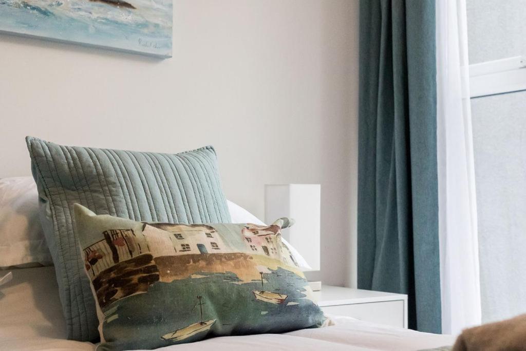 Stylish Town Centre Apartment, W Parking, Nr Beach 伯恩茅斯 外观 照片