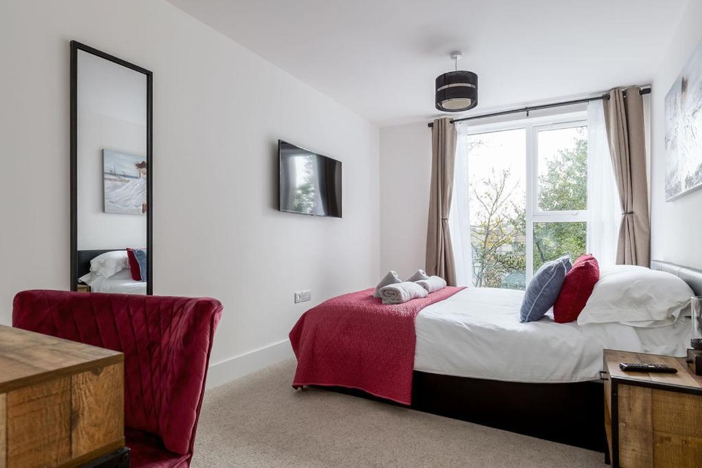 Stylish Town Centre Apartment, W Parking, Nr Beach 伯恩茅斯 外观 照片