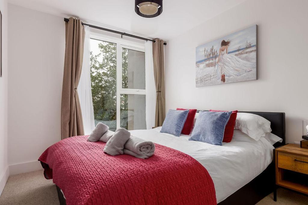 Stylish Town Centre Apartment, W Parking, Nr Beach 伯恩茅斯 外观 照片